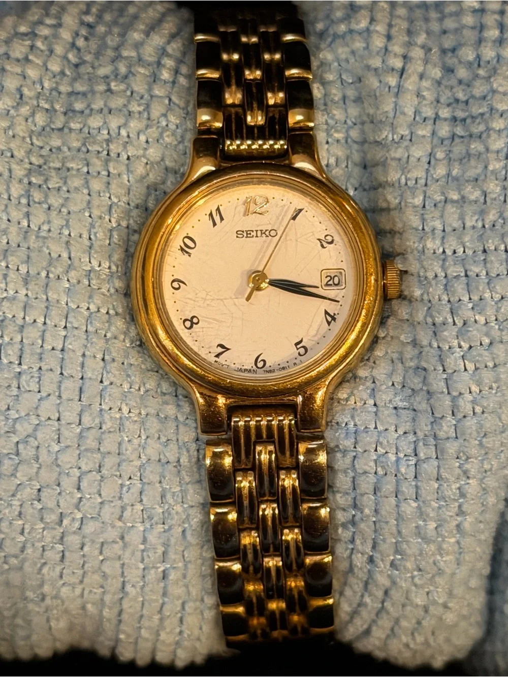 Vintage Seiko Gold-Tone Ladies 24mm Watch White Arabic Dial Date 7N82-0228 1997